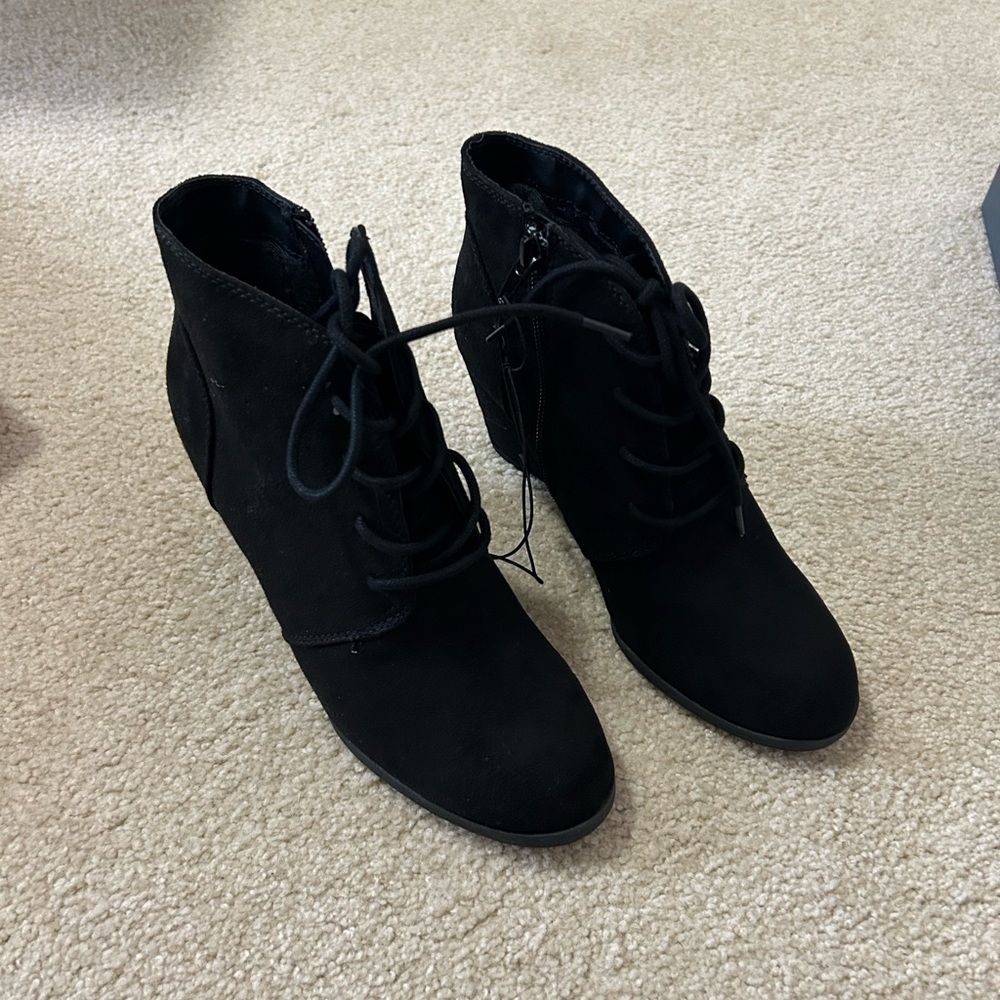 Size 6.5 American rag boots